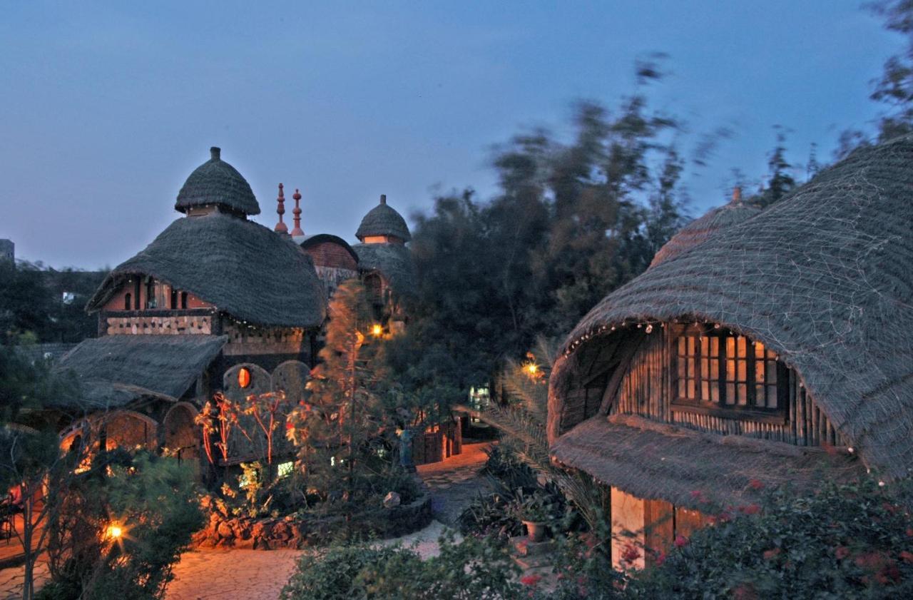 Sobo Bade Hotel Toubab Dialao Bagian luar foto