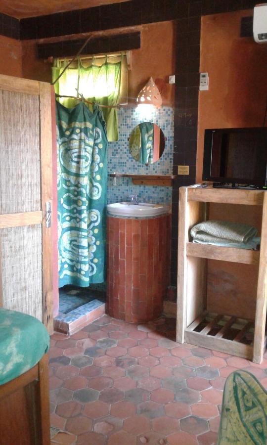 Sobo Bade Hotel Toubab Dialao Bagian luar foto